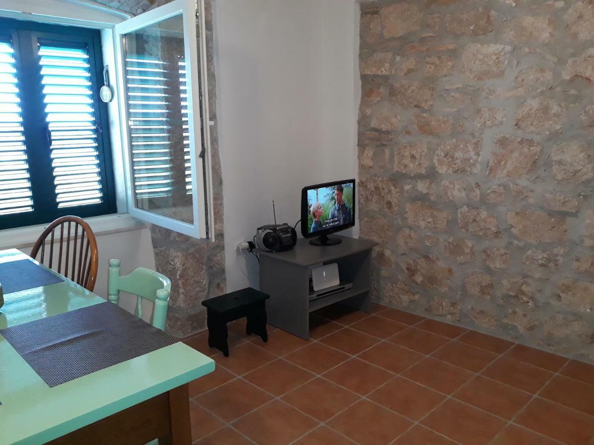 Kaprije Mistral Apartment 외부 사진